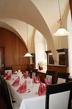 49 Landhaus Hotel 3*